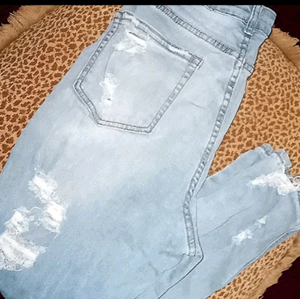 Mom Jeans - Picture 2 of 2